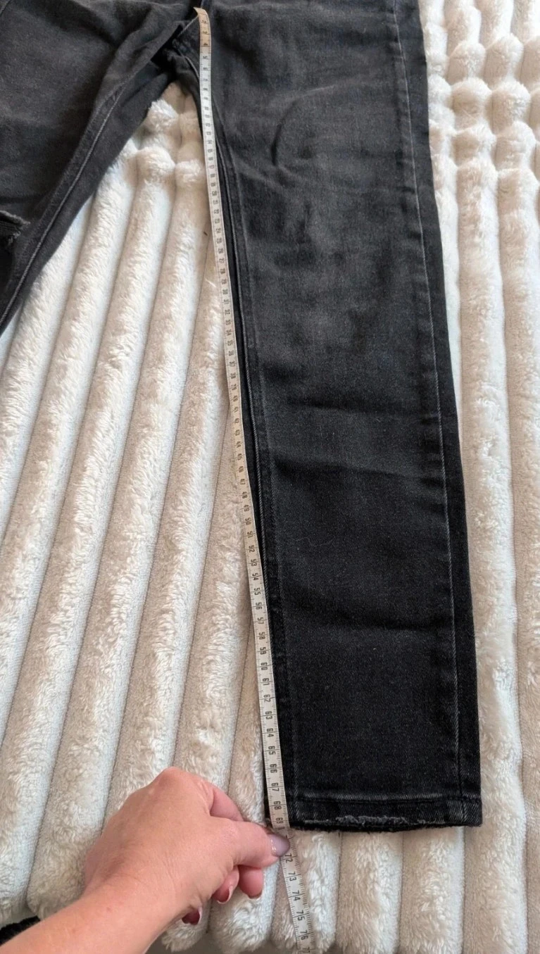 Magnífico Jean skinny cintura alta negro Stradivarius roto en la rodilla – photo 7